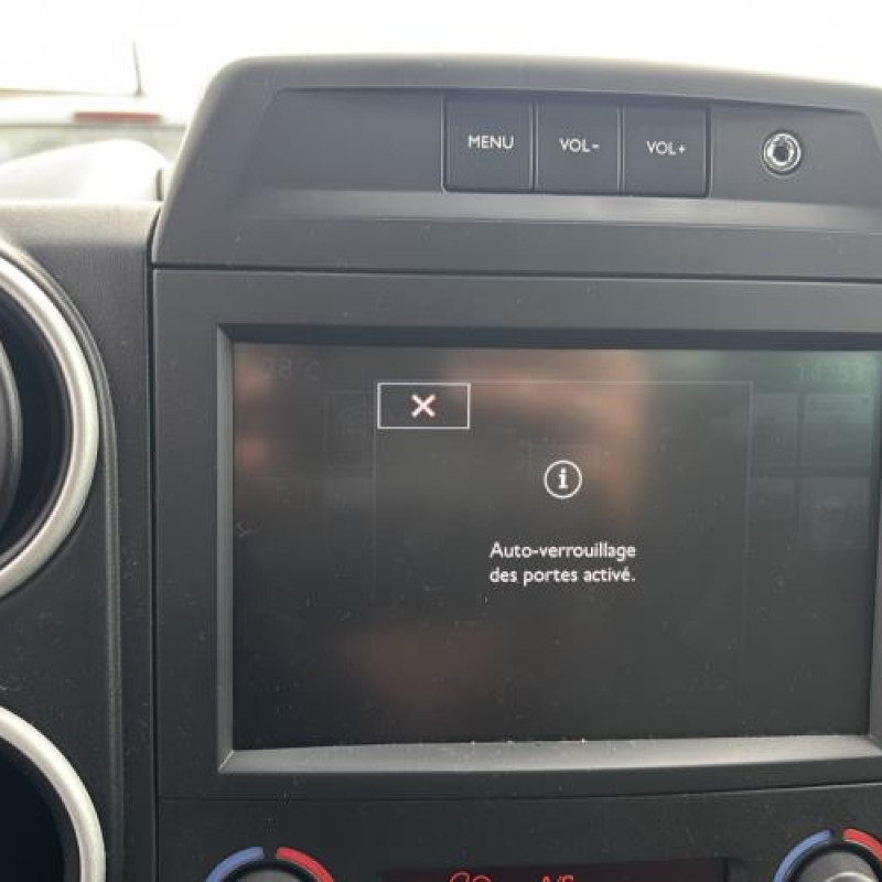 Enjoliveur anti brouillard CITROEN BERLINGO 2 Photo n°20