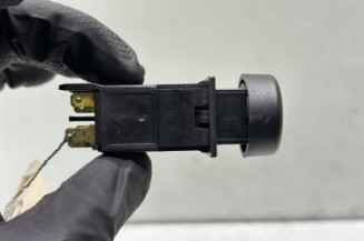 Commande anti brouillard arriere PEUGEOT 205