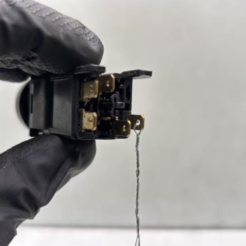 Commande anti brouillard arriere PEUGEOT 205 Photo n°3