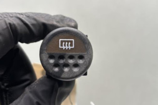 Commande degivrage lunette arriere PEUGEOT 205 Photo n°1