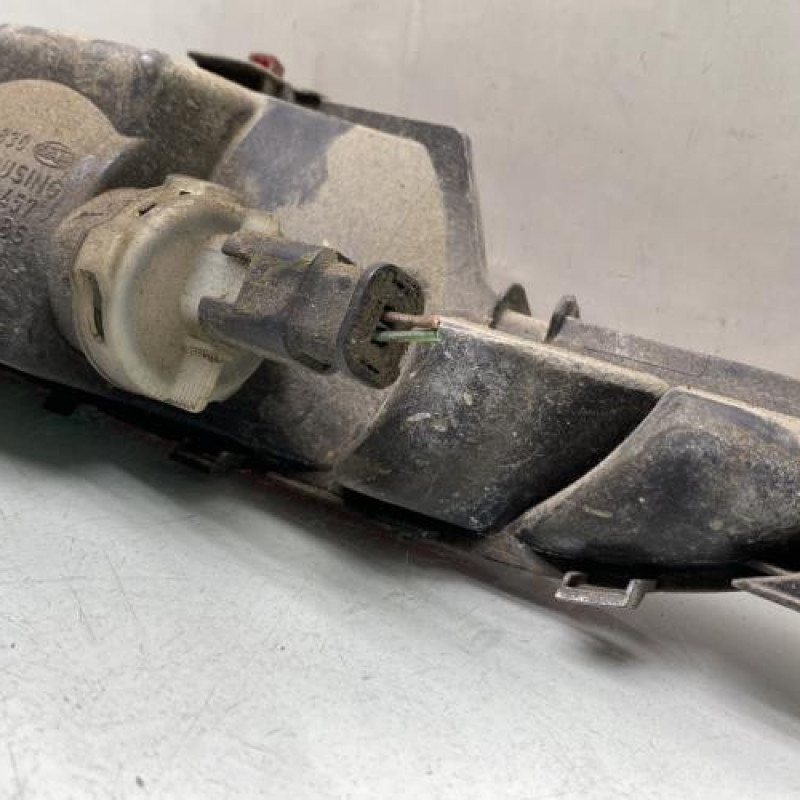 Anti brouillard arriere PEUGEOT 208 1 Photo n°3