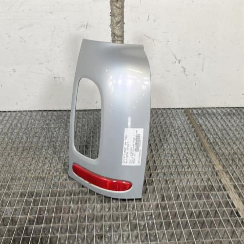 Enjoliveur de feu arriere droit MINI MINI 2 R55 Photo n°1