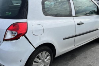 Grille de pare choc RENAULT CLIO 3