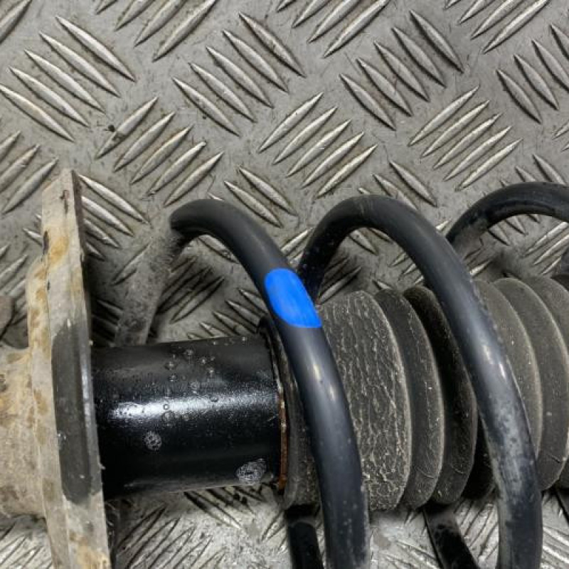 Amortisseur avant gauche TOYOTA YARIS 2 Photo n°2