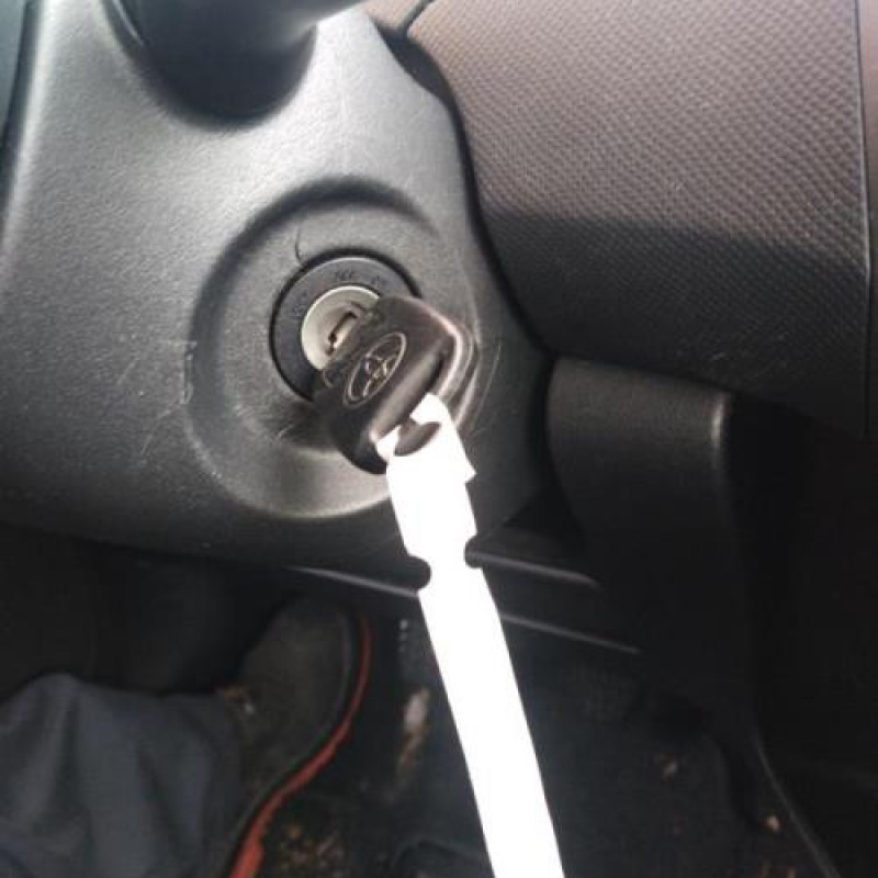 Amortisseur avant gauche TOYOTA YARIS 2 Photo n°6