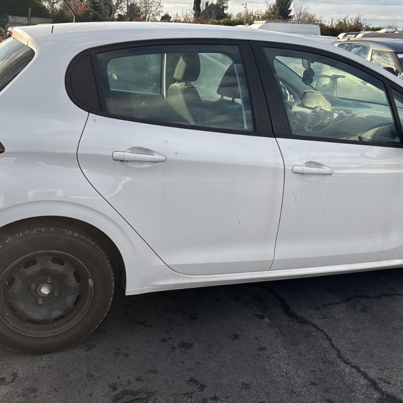 PEUGEOT 208 1 PHASE 2 1.5 BLUE HDI - 16V TURBO Photo n°7