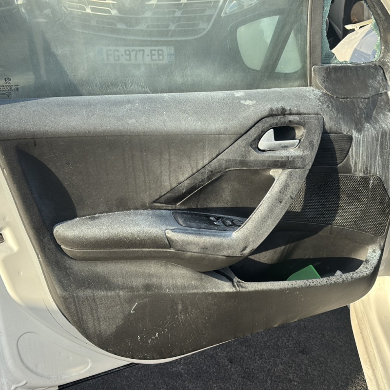 PEUGEOT 208 1 PHASE 2 1.5 BLUE HDI - 16V TURBO Photo n°9