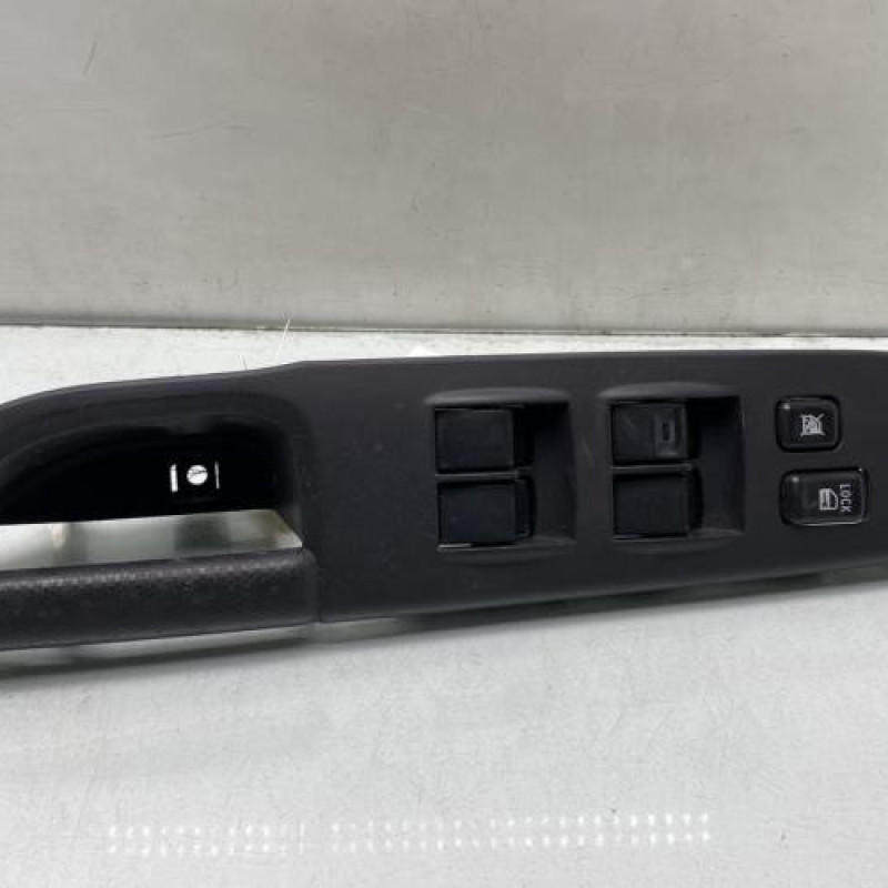 Interrupteur de leve vitre avant gauche CITROEN C4 AIRCROSS Photo n°1