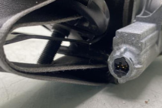 Pretensionneur de ceinture avant droit FORD FIESTA 6