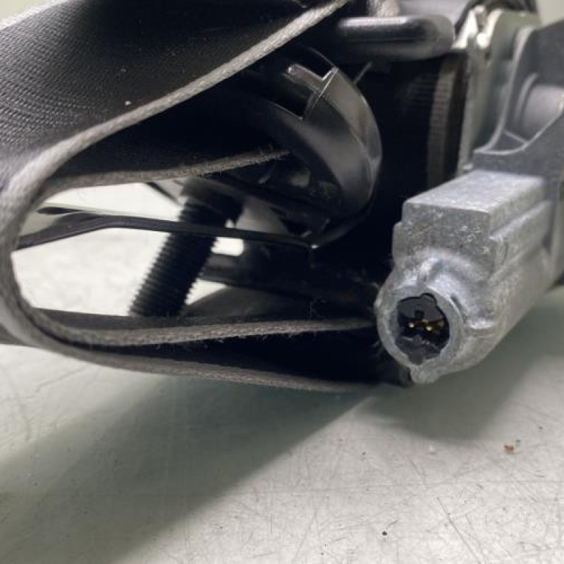 Pretensionneur de ceinture avant droit FORD FIESTA 6 Photo n°4