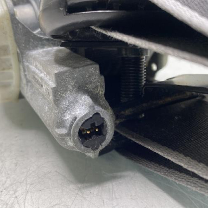 Pretensionneur de ceinture avant gauche FORD FIESTA 6 Photo n°4