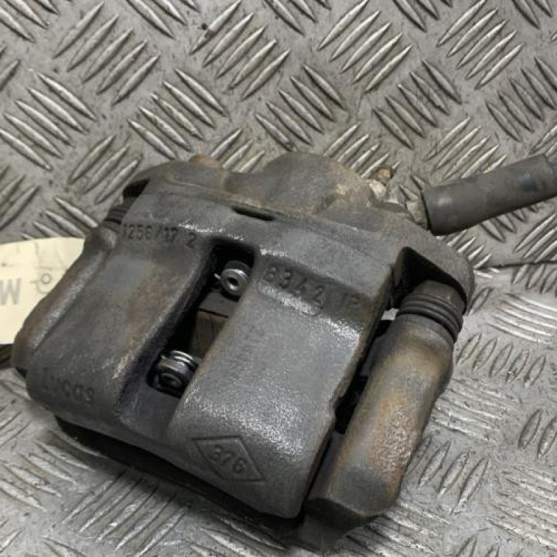 Etrier avant gauche (freinage) RENAULT CLIO 2 Photo n°1