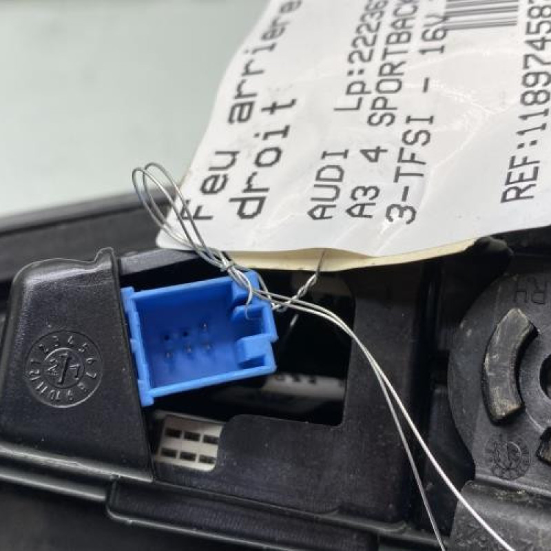 Feu arriere secondaire droit (feux) AUDI A3 4 Photo n°4