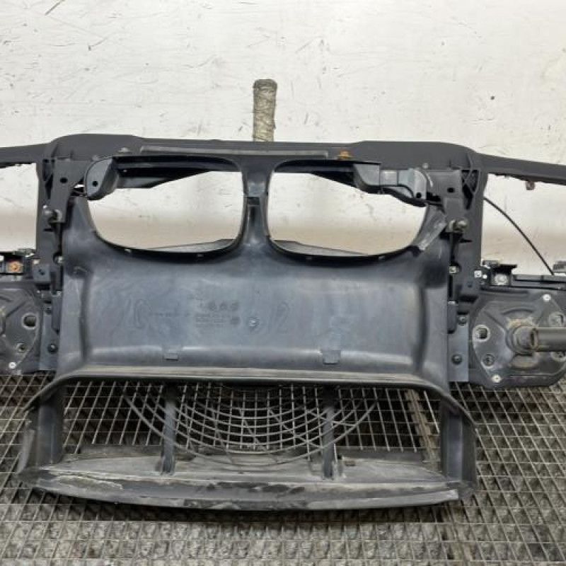 Face avant BMW SERIE 3 E46 Photo n°1