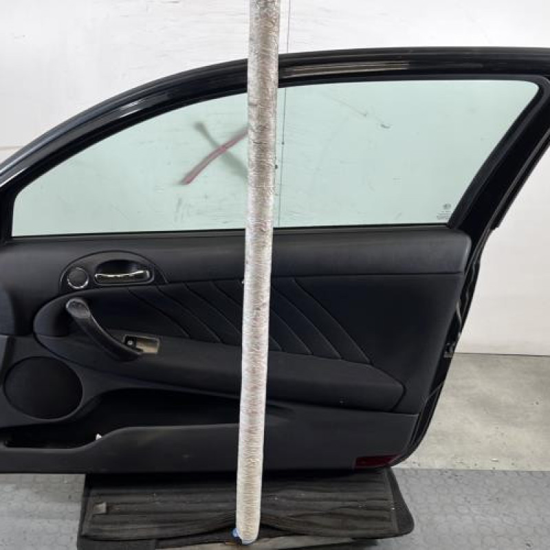 Porte avant droit ALFA ROMEO 147 Photo n°10