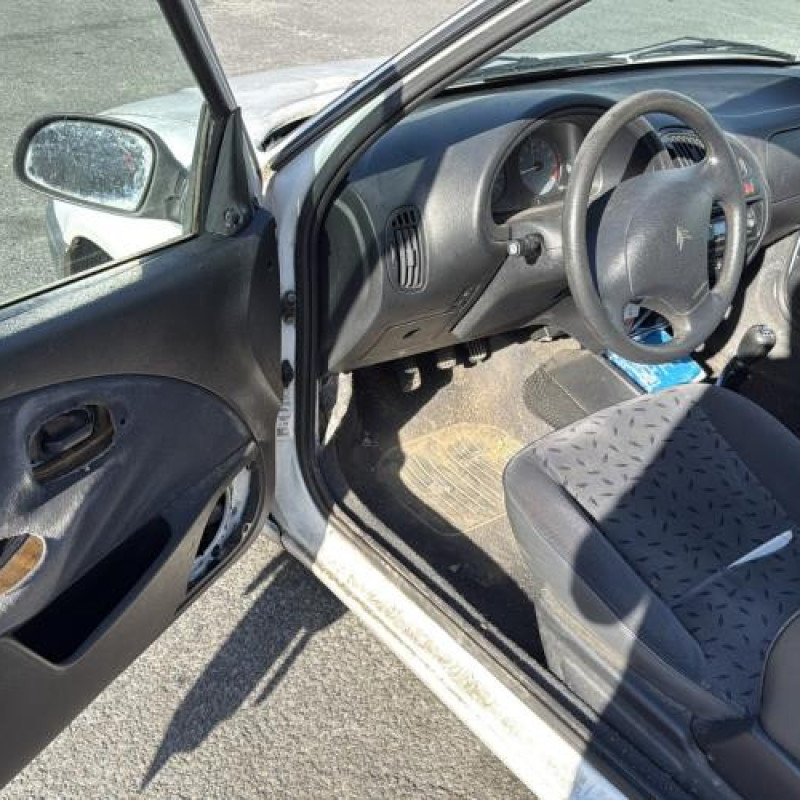 Aile avant droit CITROEN SAXO Photo n°15