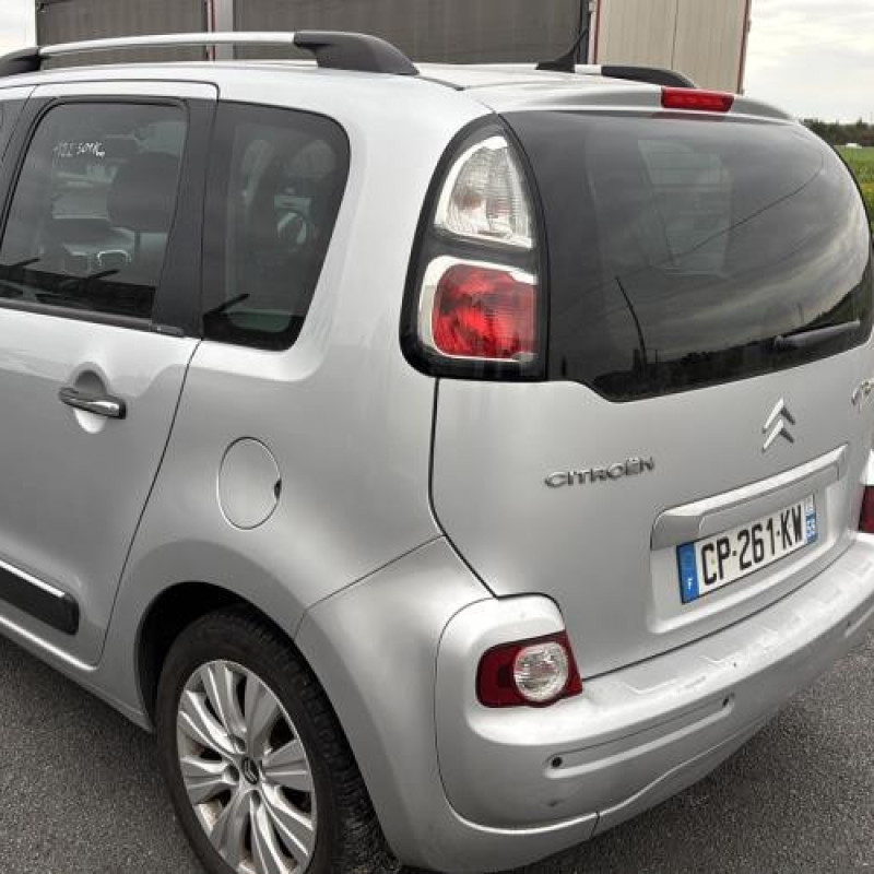 Pare boue avant droit CITROEN C3 PICASSO Photo n°8