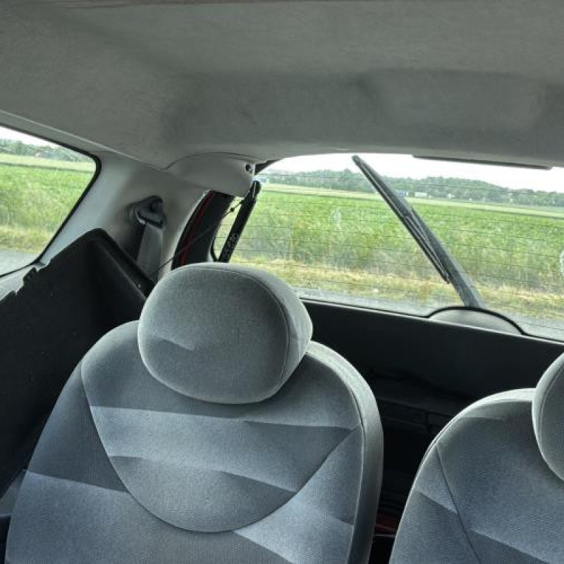 Malle/Hayon arriere CITROEN C2 Photo n°20