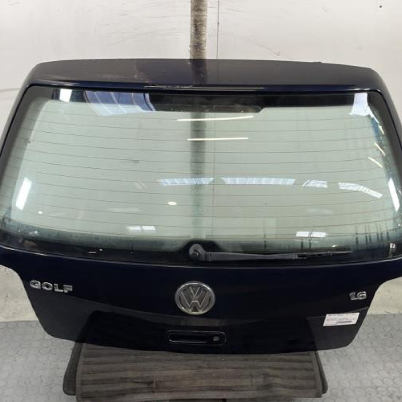 Malle/Hayon arriere VOLKSWAGEN GOLF 4 Photo n°1