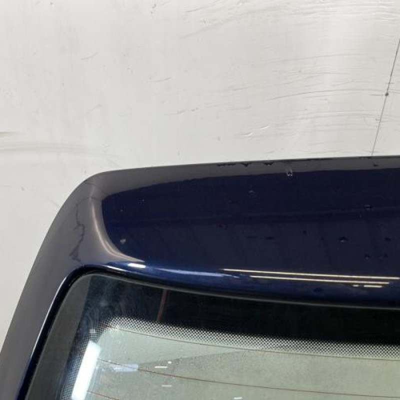 Malle/Hayon arriere VOLKSWAGEN GOLF 4 Photo n°2