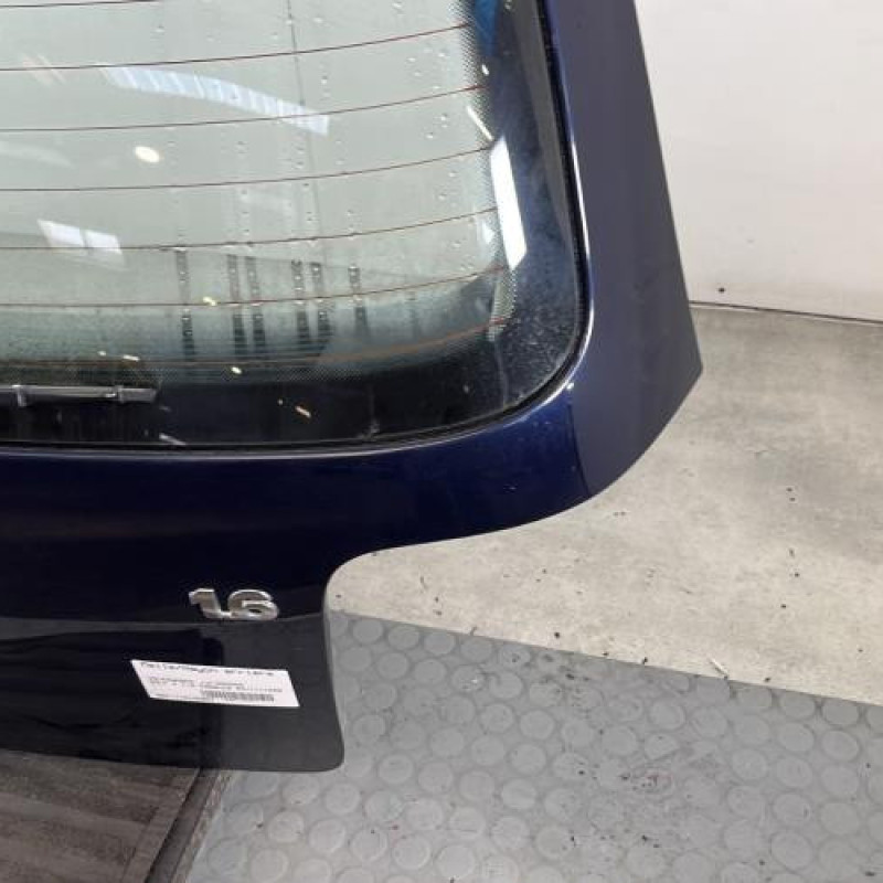 Malle/Hayon arriere VOLKSWAGEN GOLF 4 Photo n°4