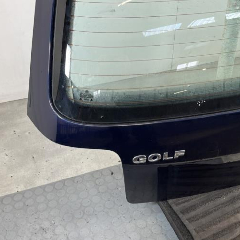 Malle/Hayon arriere VOLKSWAGEN GOLF 4 Photo n°5