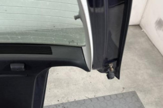 Malle/Hayon arriere VOLKSWAGEN GOLF 4