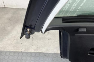 Malle/Hayon arriere VOLKSWAGEN GOLF 4