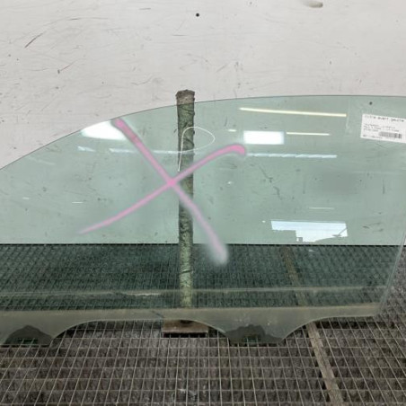 Vitre avant gauche VOLKSWAGEN POLO 4 Photo n°1