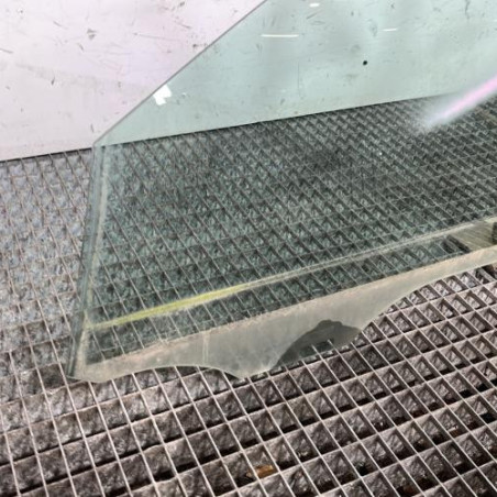 Vitre avant gauche VOLKSWAGEN POLO 4