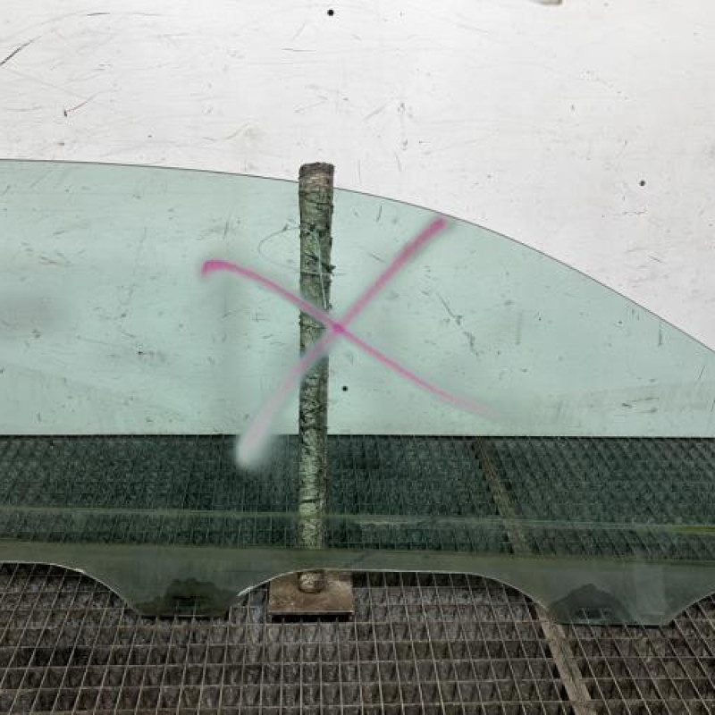 Vitre avant gauche VOLKSWAGEN POLO 4 Photo n°4