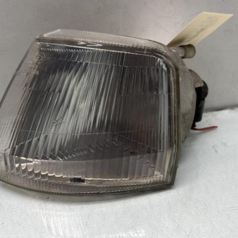 Optique avant secondaire gauche (feux)(clignotant) PEUGEOT 106 Photo n°1