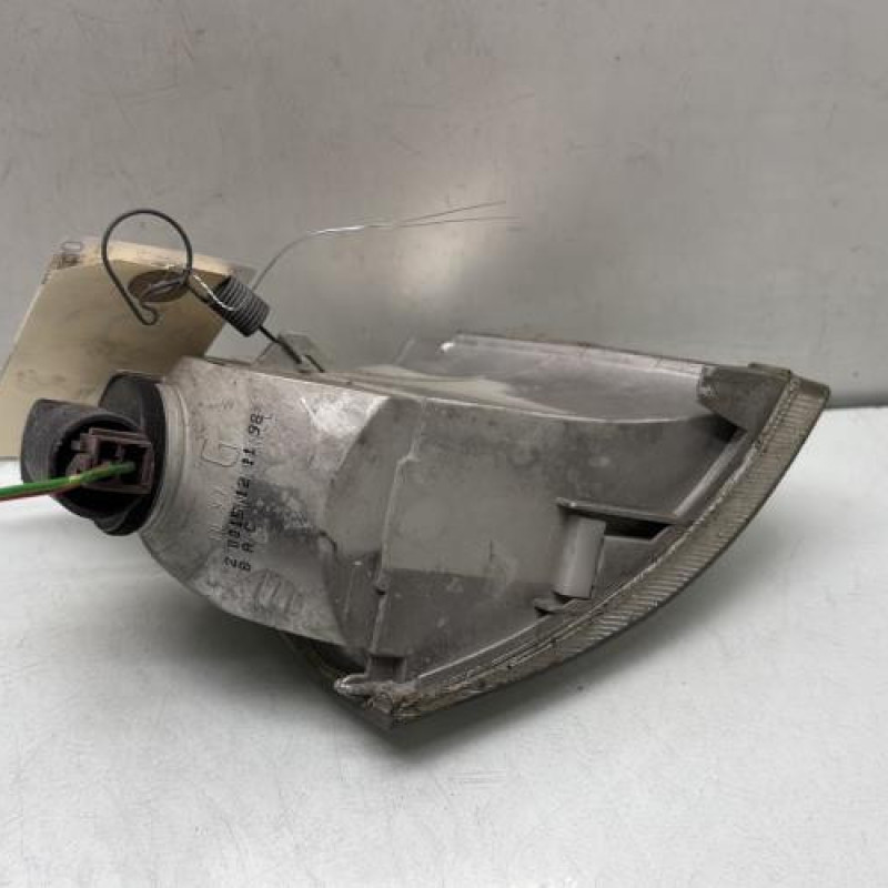 Optique avant secondaire gauche (feux)(clignotant) PEUGEOT 106 Photo n°3