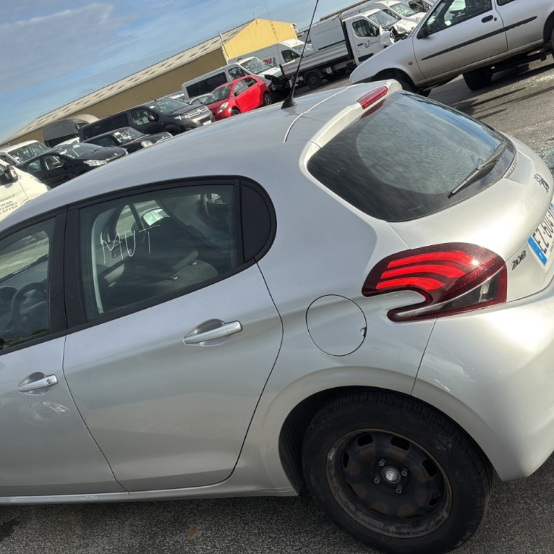 PEUGEOT 208 1 PHASE 2 1.6 BLUE HDI - 8V TURBO Photo n°6
