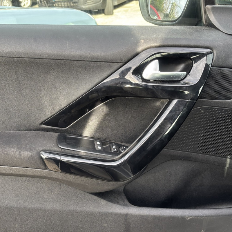 PEUGEOT 208 1 PHASE 2 1.6 BLUE HDI - 8V TURBO Photo n°9