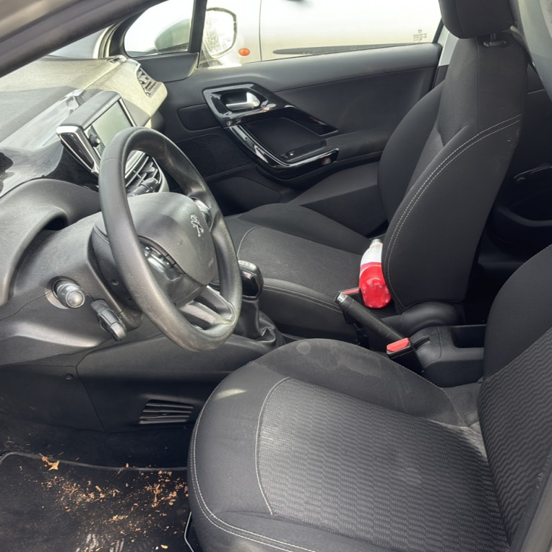 PEUGEOT 208 1 PHASE 2 1.6 BLUE HDI - 8V TURBO Photo n°11