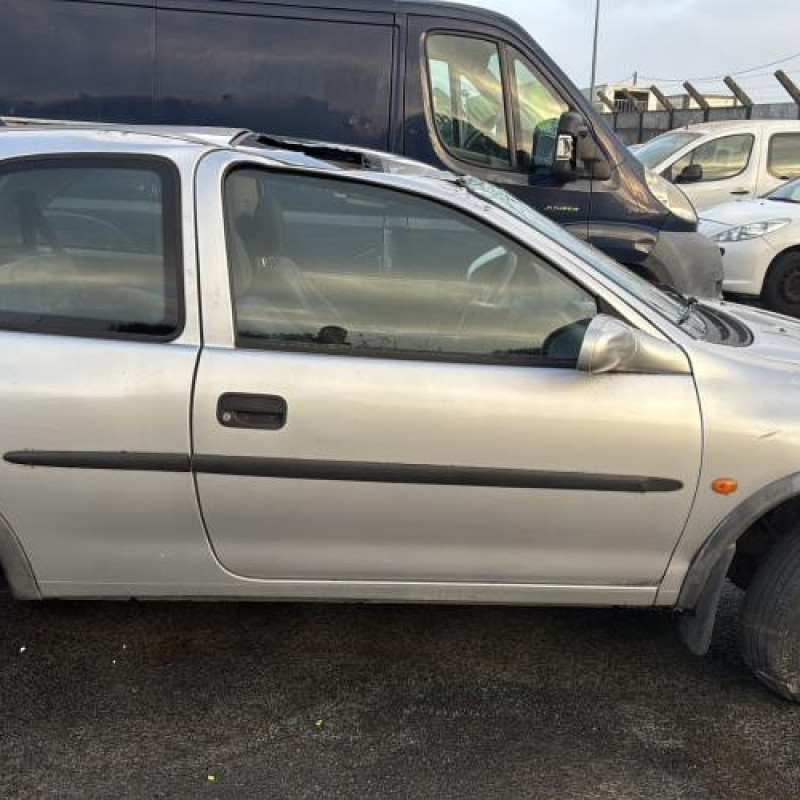 Retroviseur droit OPEL CORSA B Photo n°11