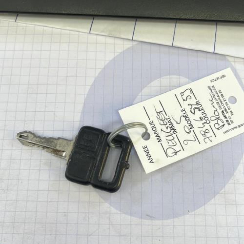 Retroviseur droit PEUGEOT 205 Photo n°7