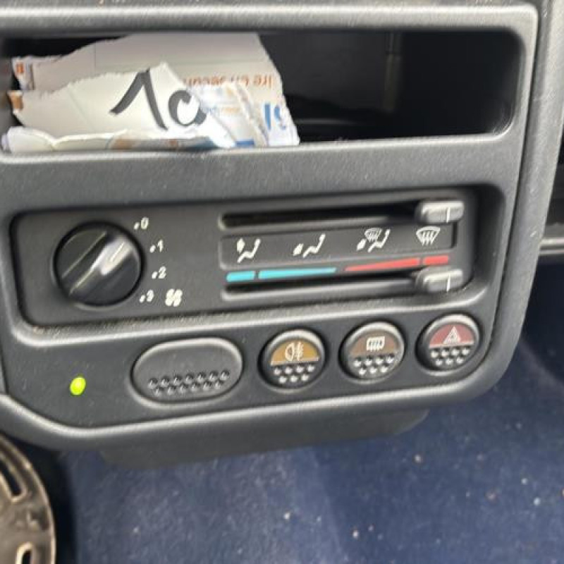 Retroviseur droit PEUGEOT 106 Photo n°17