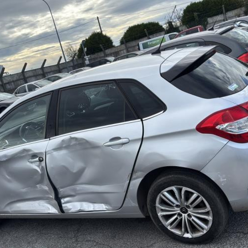 Moteur CITROEN C4 2 Photo n°18