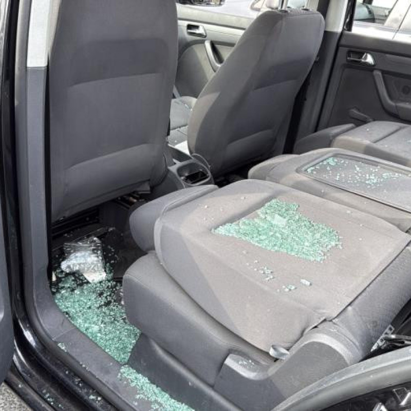 Malle/Hayon arriere VOLKSWAGEN TOURAN 1 Photo n°10