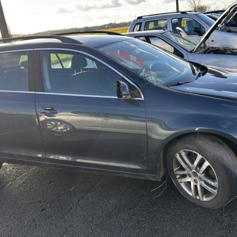 Pivot de moyeu arriere gauche VOLKSWAGEN GOLF 5 Photo n°4