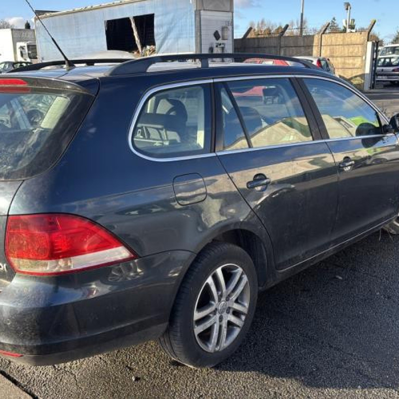 Pivot de moyeu arriere gauche VOLKSWAGEN GOLF 5 Photo n°5