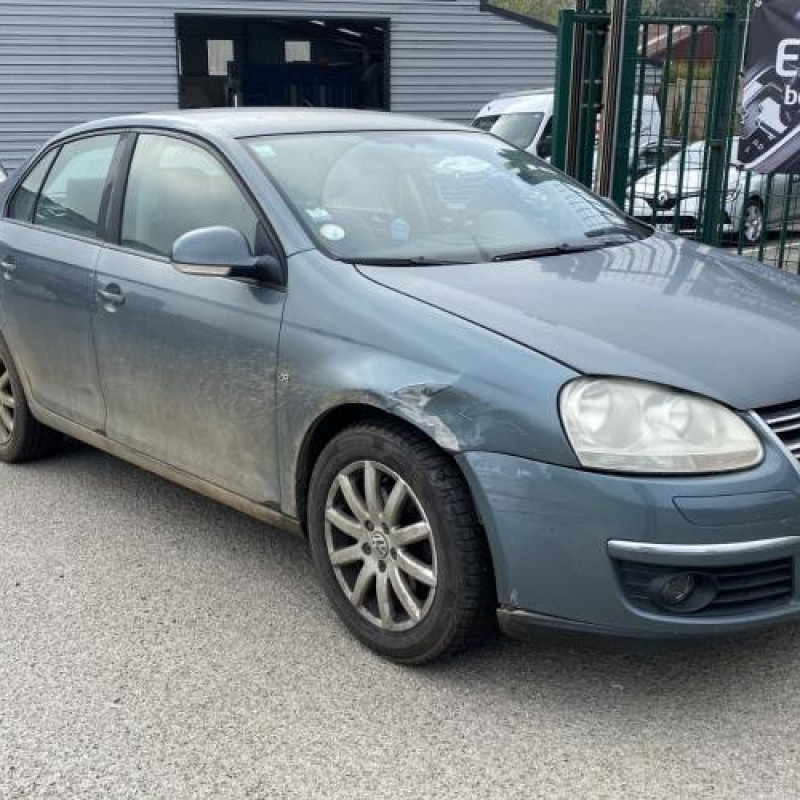 Pivot de moyeu arriere gauche VOLKSWAGEN JETTA 3 Photo n°2