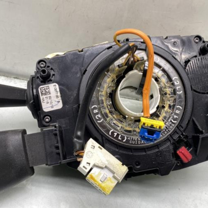 Com (Bloc Contacteur Tournant+Commodo Essuie Glace+Commodo Phare) PEUGEOT 208 1 Photo n°3