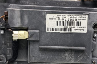 Ecran GPS PEUGEOT 208 1