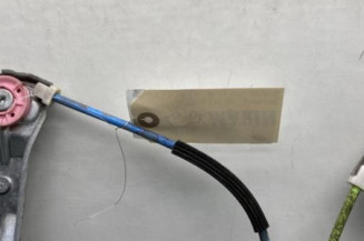 Leve vitre electrique avant droit PEUGEOT 208 1