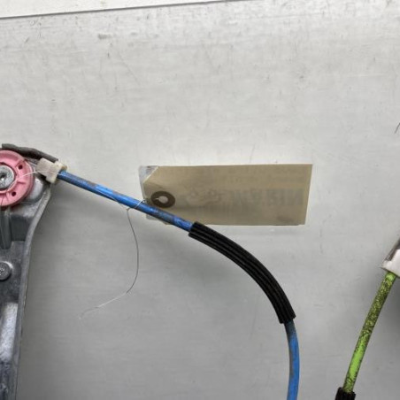 Leve vitre electrique avant droit PEUGEOT 208 1