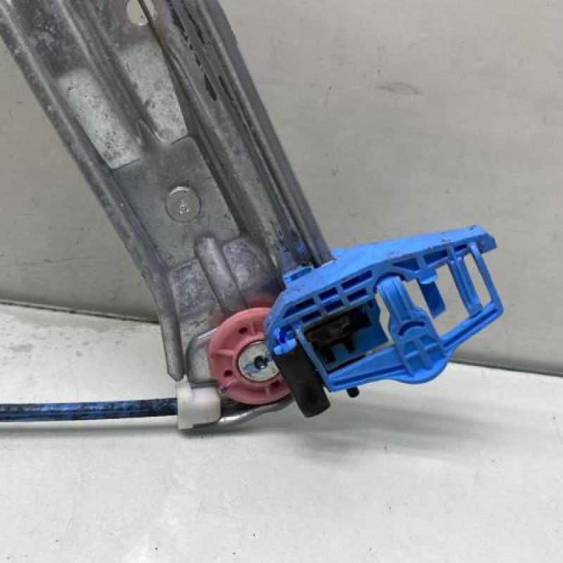 Leve vitre electrique avant droit PEUGEOT 208 1 Photo n°4