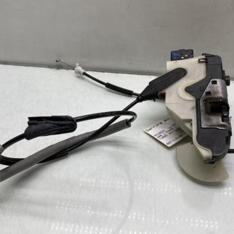 Serrure avant gauche PEUGEOT 208 1 Photo n°5